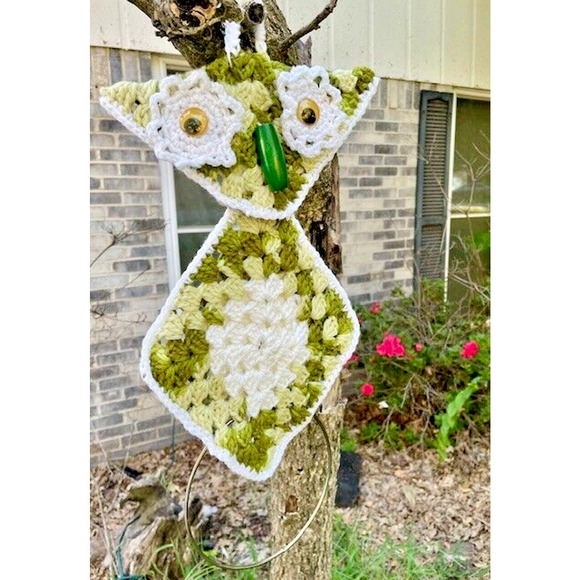 Hand Crafted Other - Vintage Owl Crochet Yarn Wall Hanging 18" Retro Decor